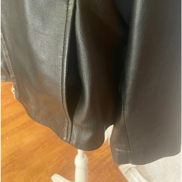 SONOMA Genuine Black Leather Jacket Sz Large Lined Zipper Closure Side Pockets - Picture 5 of 7